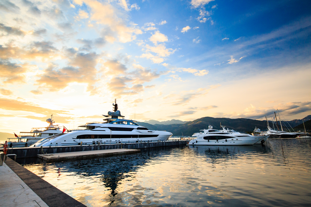 super yacht vs mega yacht